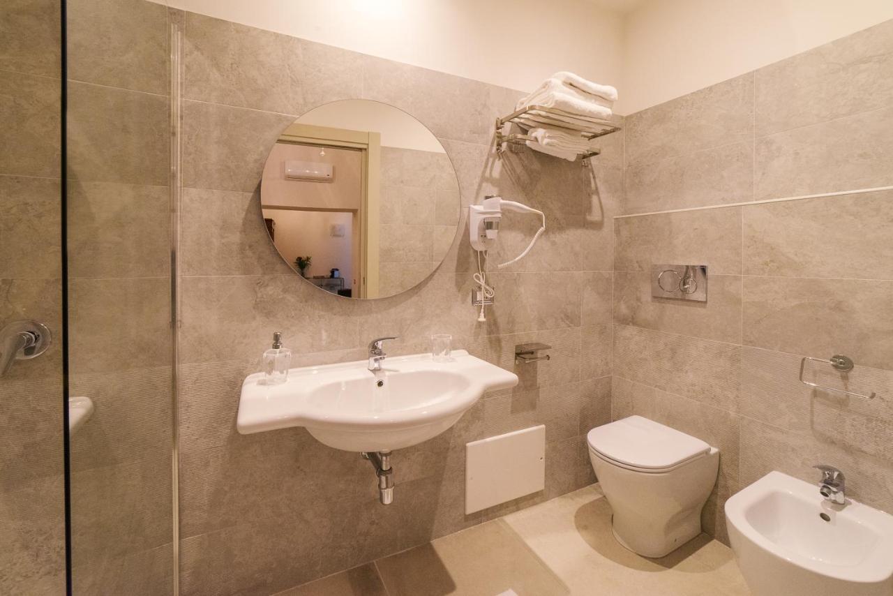 Waterfront Suites Cagliari Exteriör bild